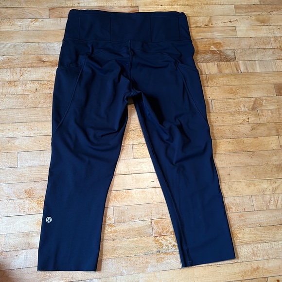 High Rise Align Capris - Picture 4 of 5